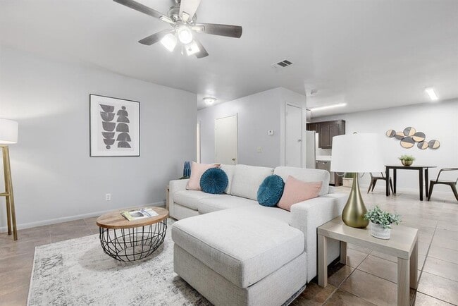 Building Photo - 6209 Langham St