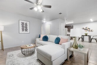 Building Photo - 6209 Langham St