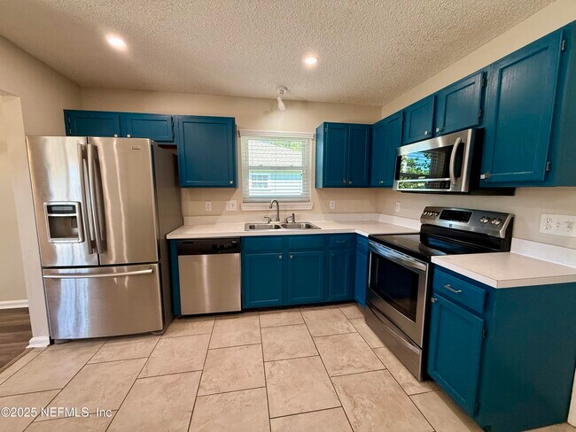 Building Photo - 4578 Blue Stream Ln N