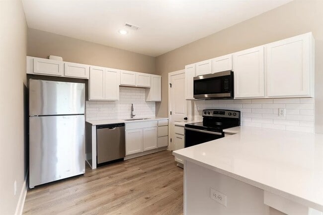 Building Photo - 1643 S Limuel Cir
