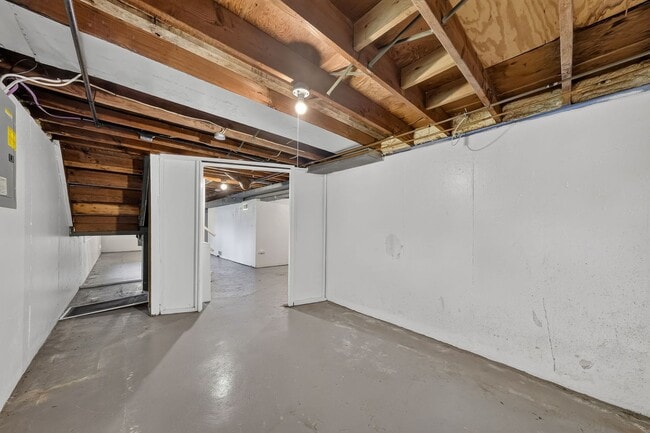 Building Photo - 2059 Wilbert Dr
