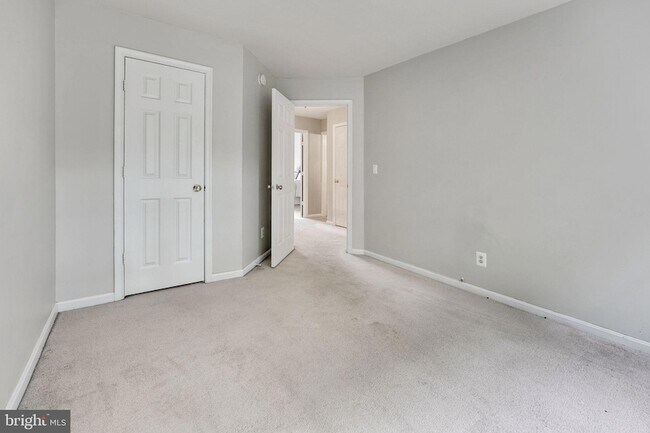 Building Photo - 4888 Ebb Tide Ct
