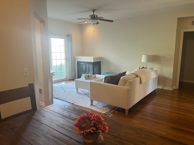 Building Photo - 54738 Monarch Dr