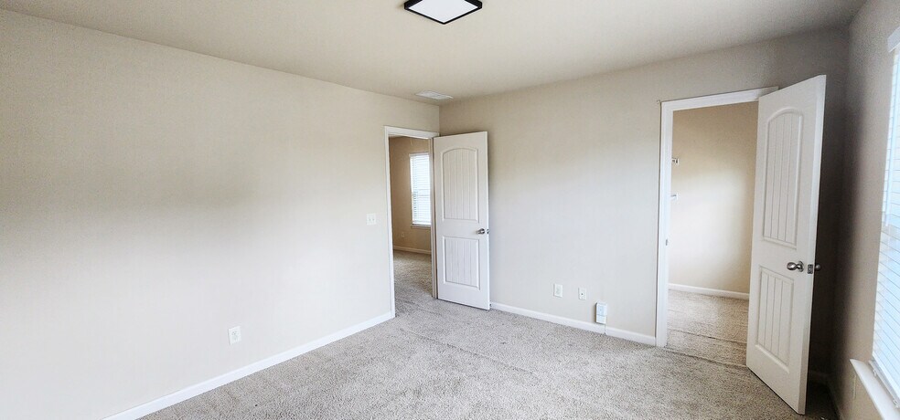 Building Photo - 119 Gloster Park Ct
