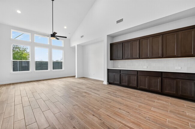 Building Photo - 3238 Kindred Wy