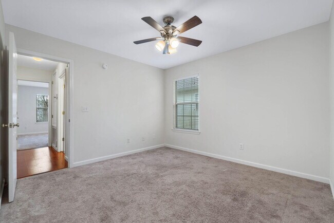 Building Photo - 911 Lauderhill Ln