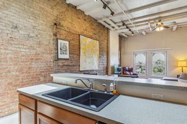 Building Photo - 2078 W 25th St