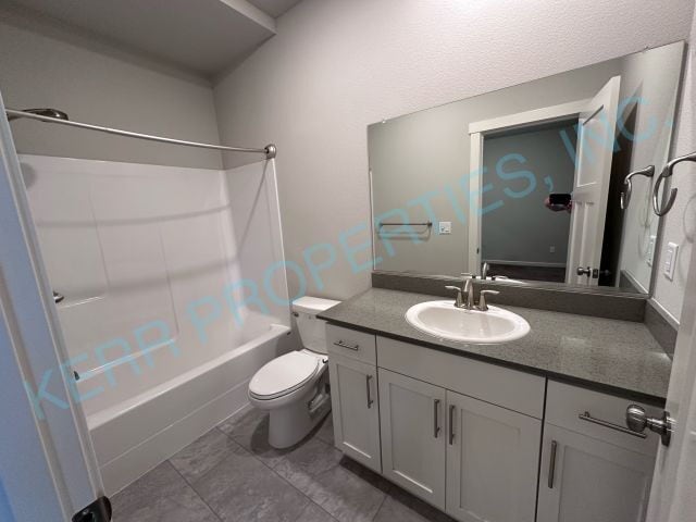 Building Photo - HALF OFF THE FIRST FULL MONTH'S RENT! Discover Spacious Comfort: Elegant 3-Bed, 3.5-Bath Townhous...