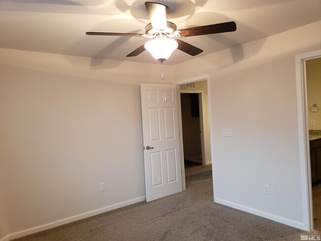 Building Photo - 3655 Oaklawn St