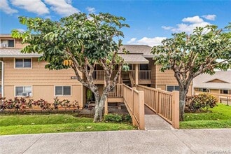 Building Photo - Pet Friendly Hidden Gem Unit- 3 BD/ 2.5 Ba...