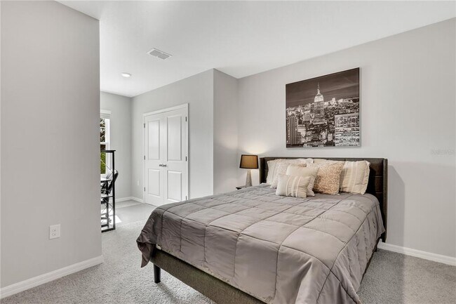 Building Photo - 8649 Daydream St