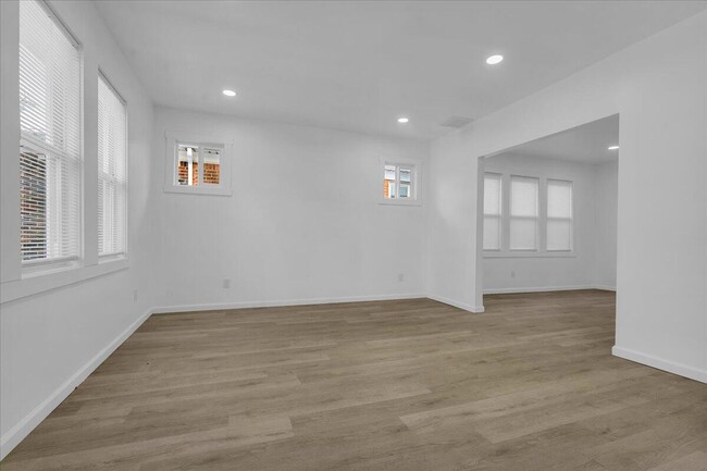 Building Photo - 2525 Leslie St