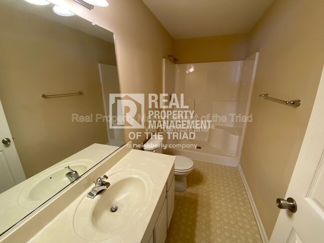 Building Photo - 3389 Hyde Pl Cir