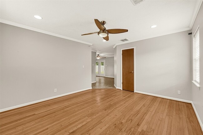 Building Photo - 9927 Southport Dr