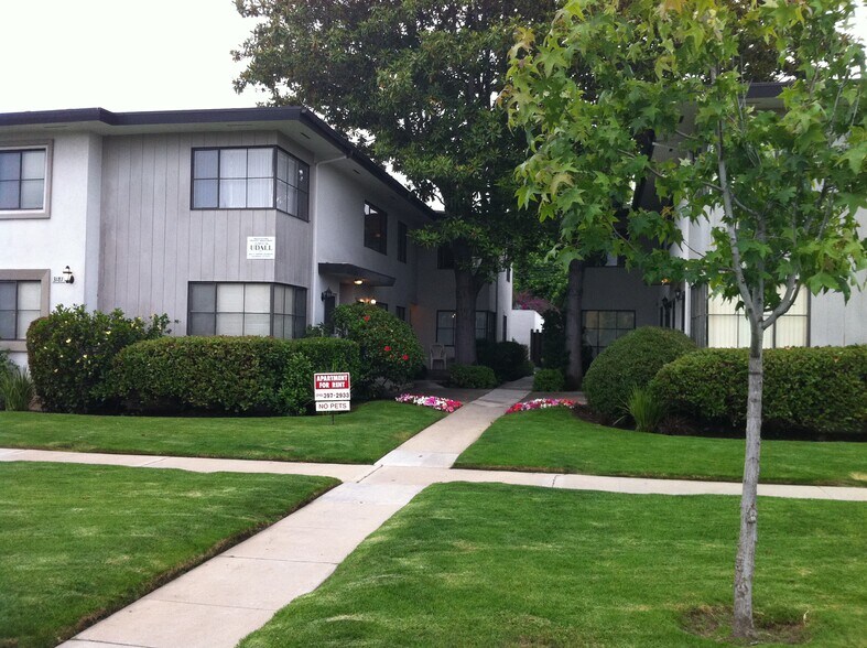 Building Photo - 3171 S Barrington Ave