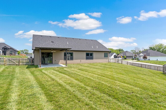 Building Photo - 5990 Tamarack Dr