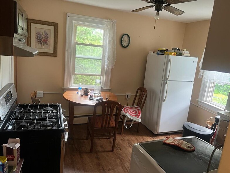 Building Photo - 47 Dogwood Rd