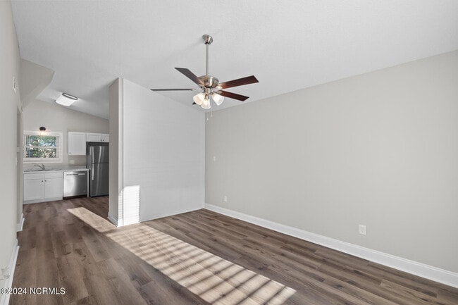 Building Photo - 135 Twinwood Dr