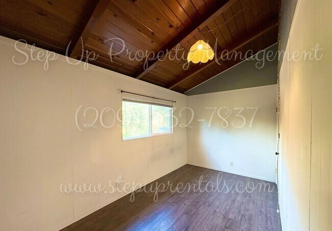 Building Photo - 22101 Crystal Falls Dr