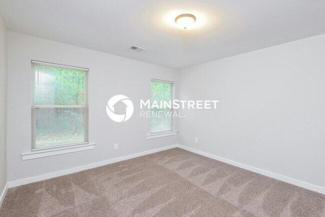 Building Photo - 4 Bedroom Pet-Friendly Home in Odenville, AL with Main Street Renewal