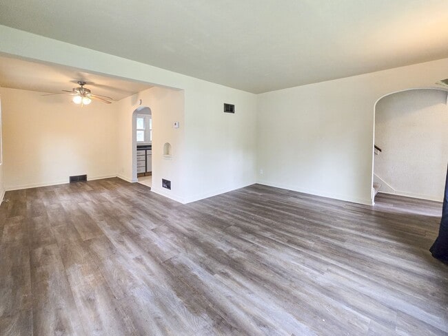 Building Photo - 654/656 Ripley Ave