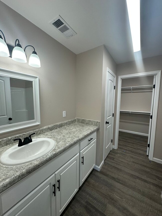 Building Photo - 3 Bed 2 Bath Brick Home - New Construction - Available NOW