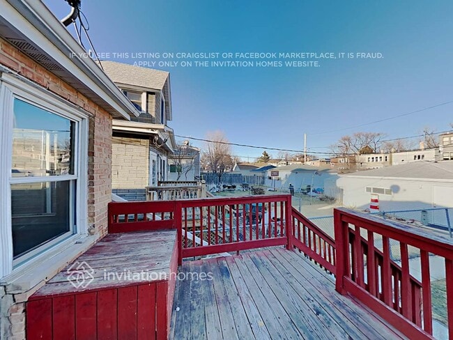 Building Photo - 4623 N Kilbourn Ave