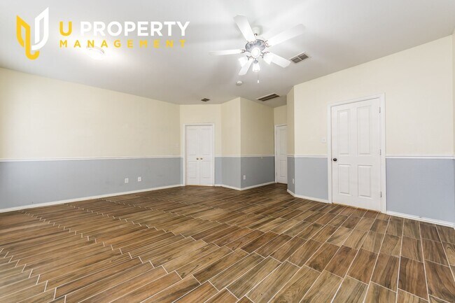 Building Photo - 6 Bedrooms, 3 garage space house. US75 & A...