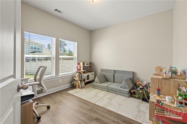 Building Photo - 49 Nettleton Ln