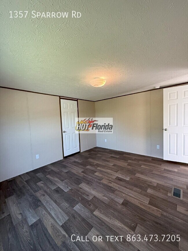 Building Photo - 1357 Sparrow Rd