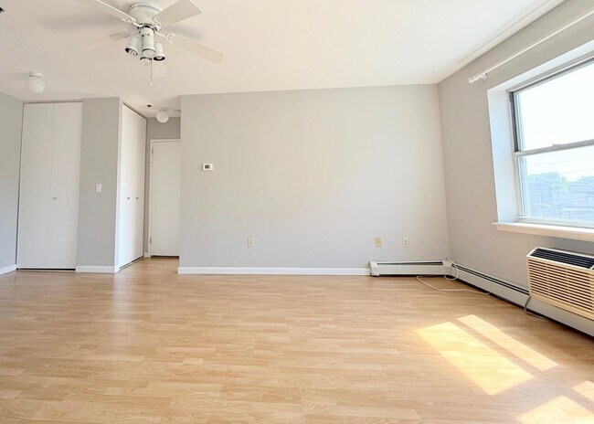 Building Photo - 400 Mt Pleasant Ave
