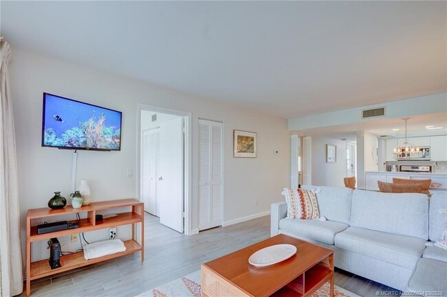 Building Photo - 5553 NE Gulfstream Way