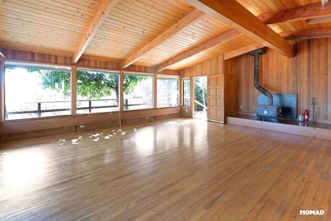 Building Photo - Soulful Mountain Sanctuary in Ashland - Av...