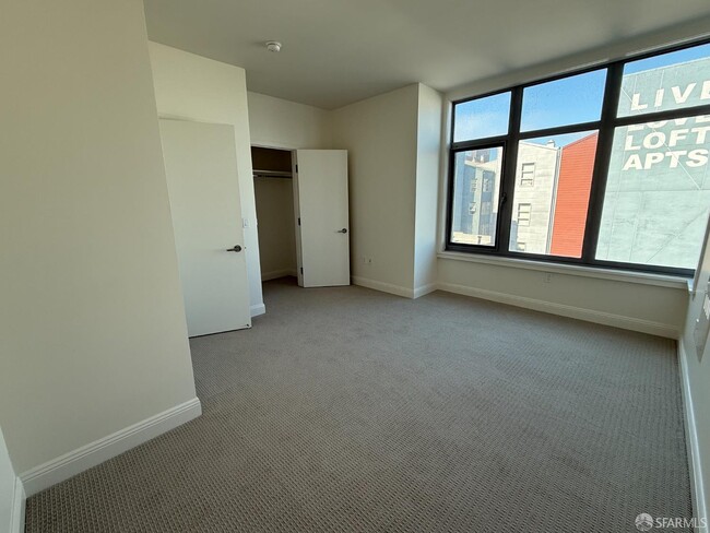 Building Photo - 588 Minna St