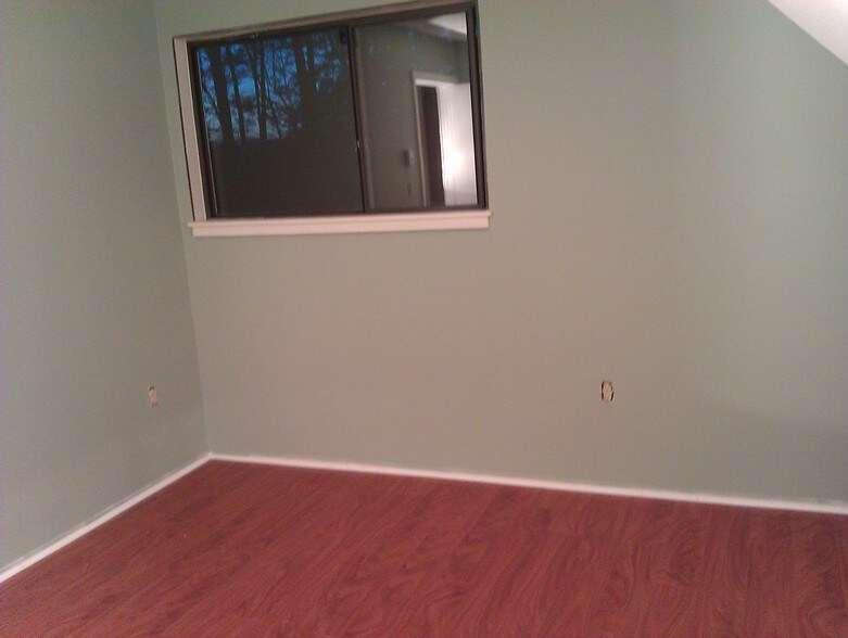 Building Photo - 52 Great Meadow Ln