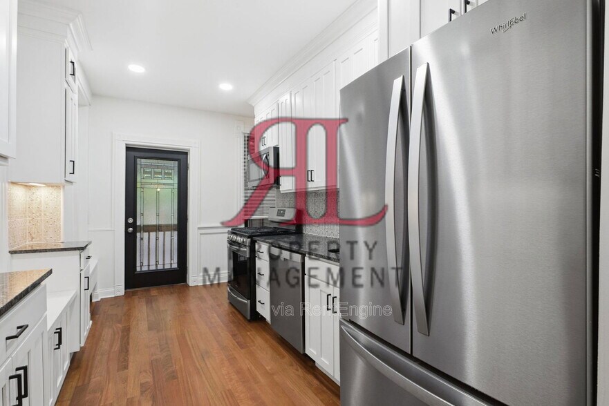 Building Photo - 183 E 1st Ave