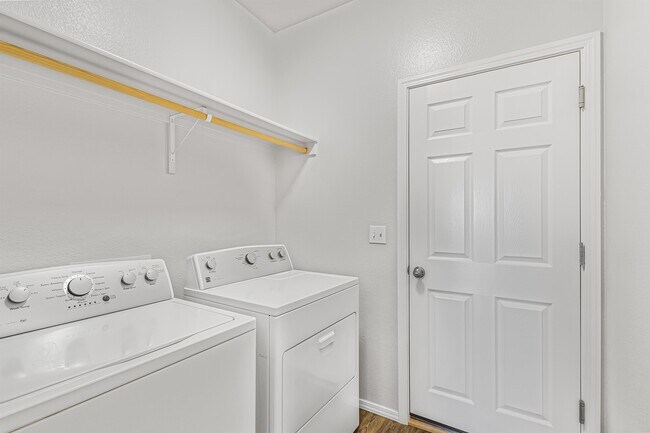 Building Photo - 6518 E Fairmount St