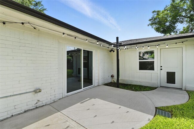 Building Photo - 4814 Warm Springs Rd