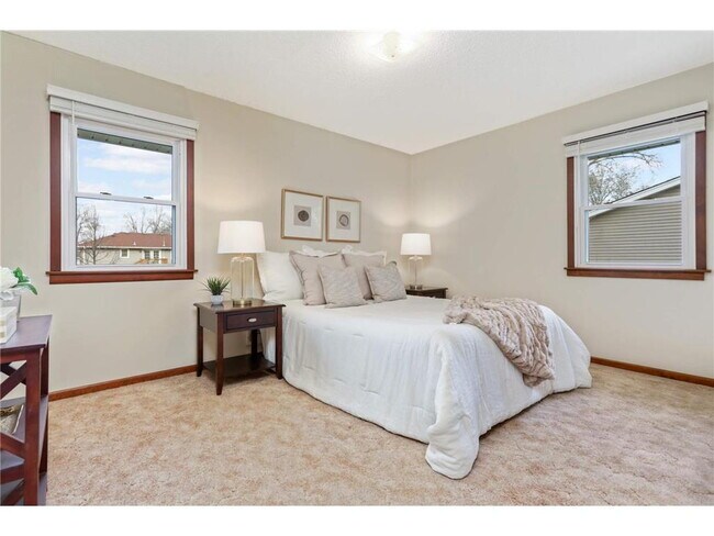 Building Photo - Spacious 4BR Home in Brooklyn Park – Huge Basement & New Appliances!
