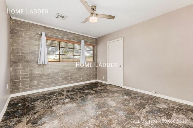 Building Photo - 1338 W Culver St