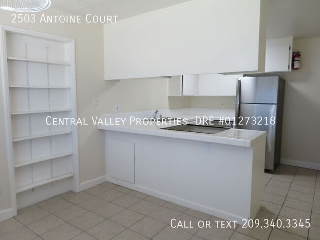 Building Photo - 2503 Antoine Ct