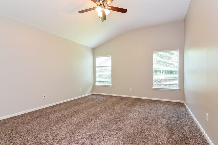 Building Photo - 632 Chestwood Chase Dr