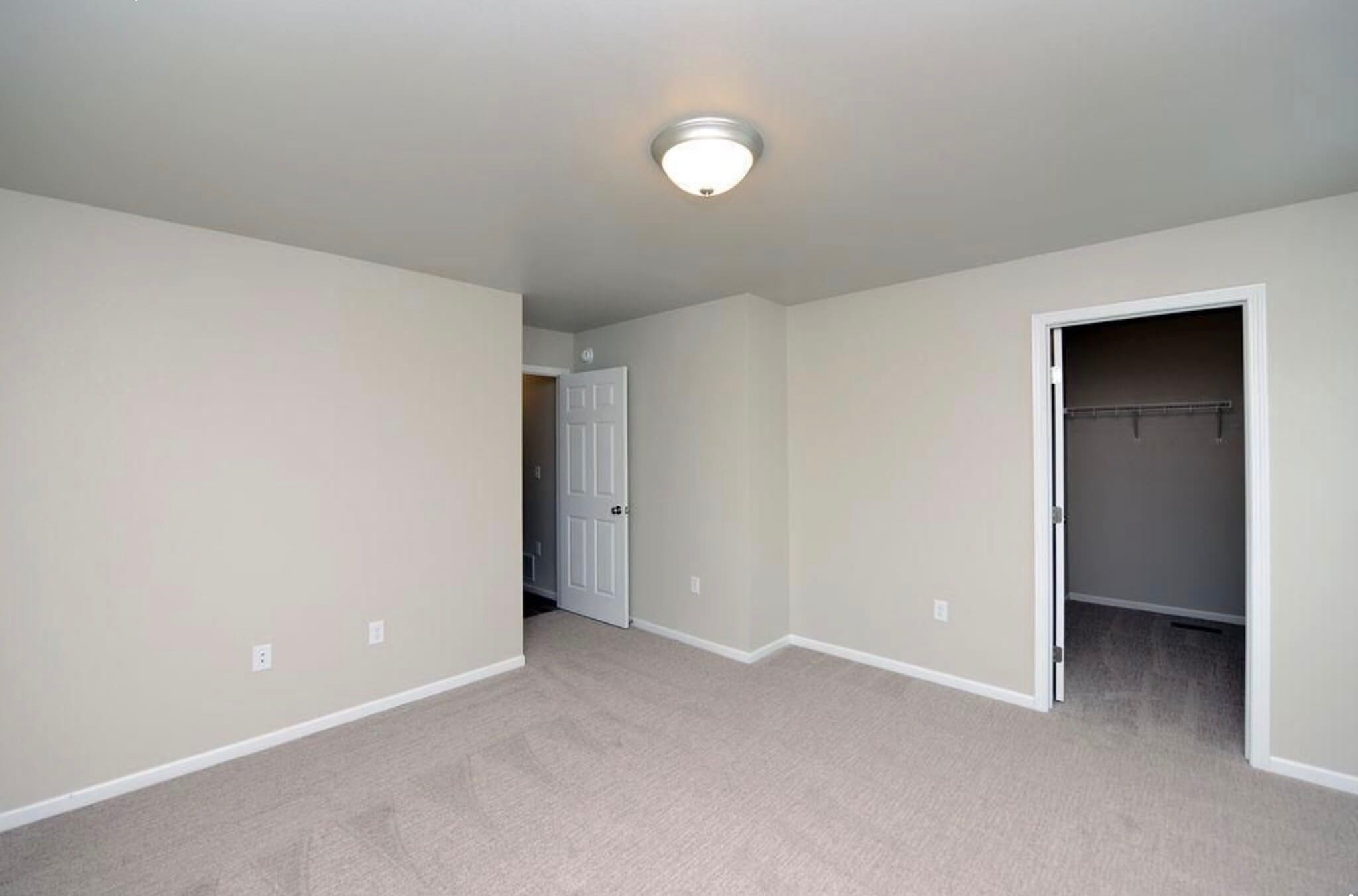 Building Photo - 705 10th Ave N