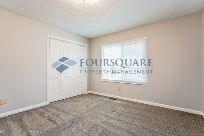 Building Photo - Charming 2-Bed / 2-Bath Duplex with Open Floor Plan & Shared Fenced Yard , Near I-40