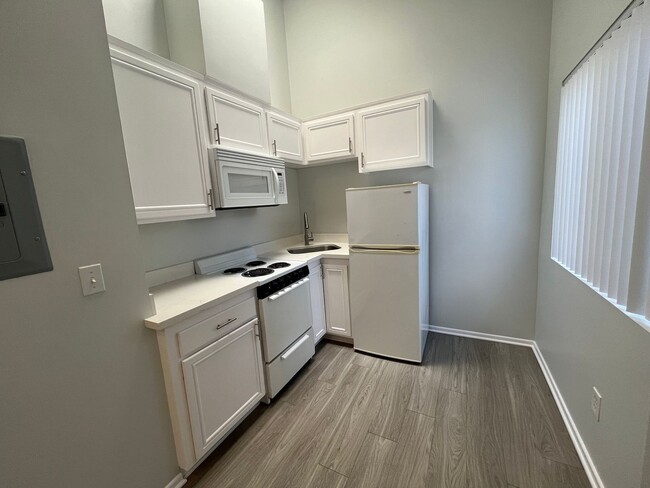 Interior Photo - 1015 2nd Street