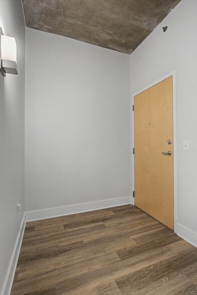 Building Photo - 415 Church St