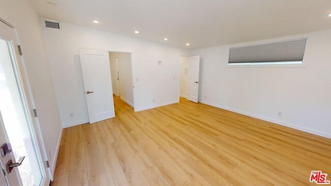 Building Photo - 495 Erbes Rd