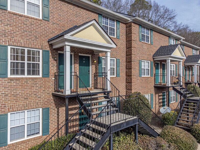 Building Photo - 100 Woodstone Dr