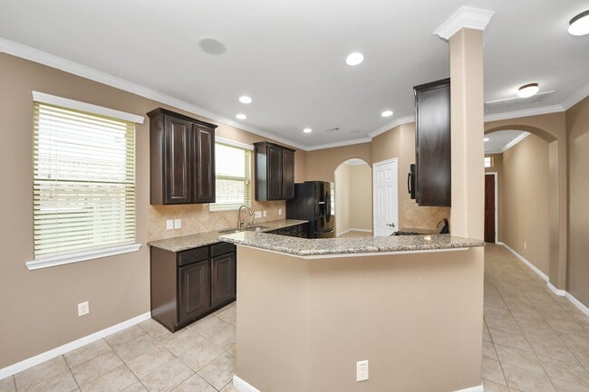 Building Photo - 7714 Guldan Dr