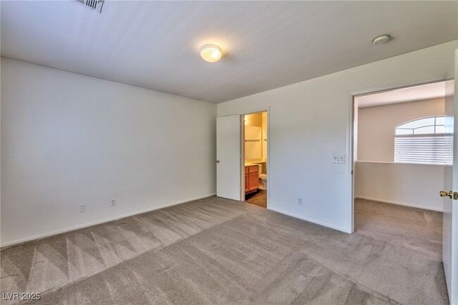 Building Photo - 997 E Scarlet Haze Ave